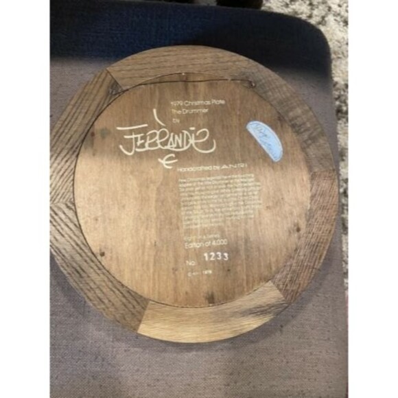 Anri THE DRUMMER 1979 Framed Christmas Plate Ferrandiz Italy numbered 1233/4000 - Picture 2 of 4